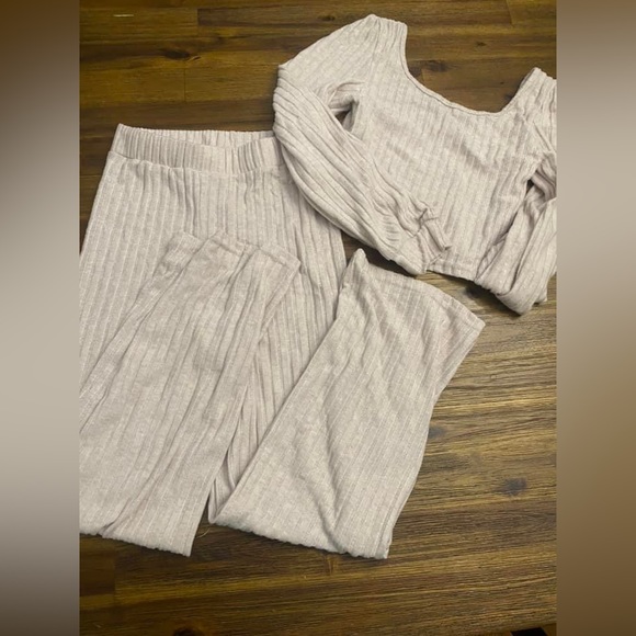 Matching set - Picture 2 of 2